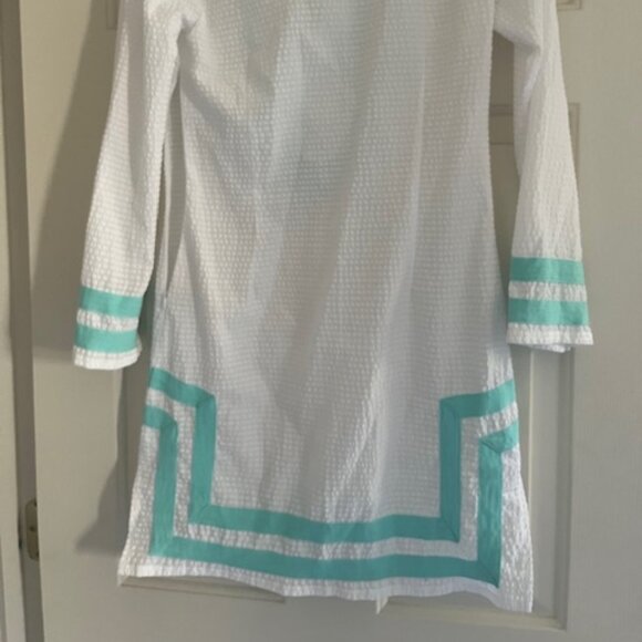 Woman's Coverup - Picture 4 of 4